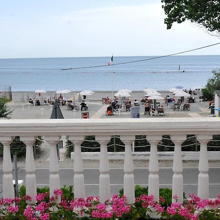 Stella - Casa Per Ferie Hotel Bellaria-Igea Marina Exterior foto